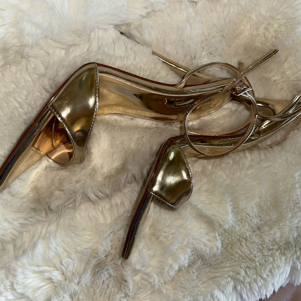 GG Heel in Mirrored Gold - Picture 4 of 11